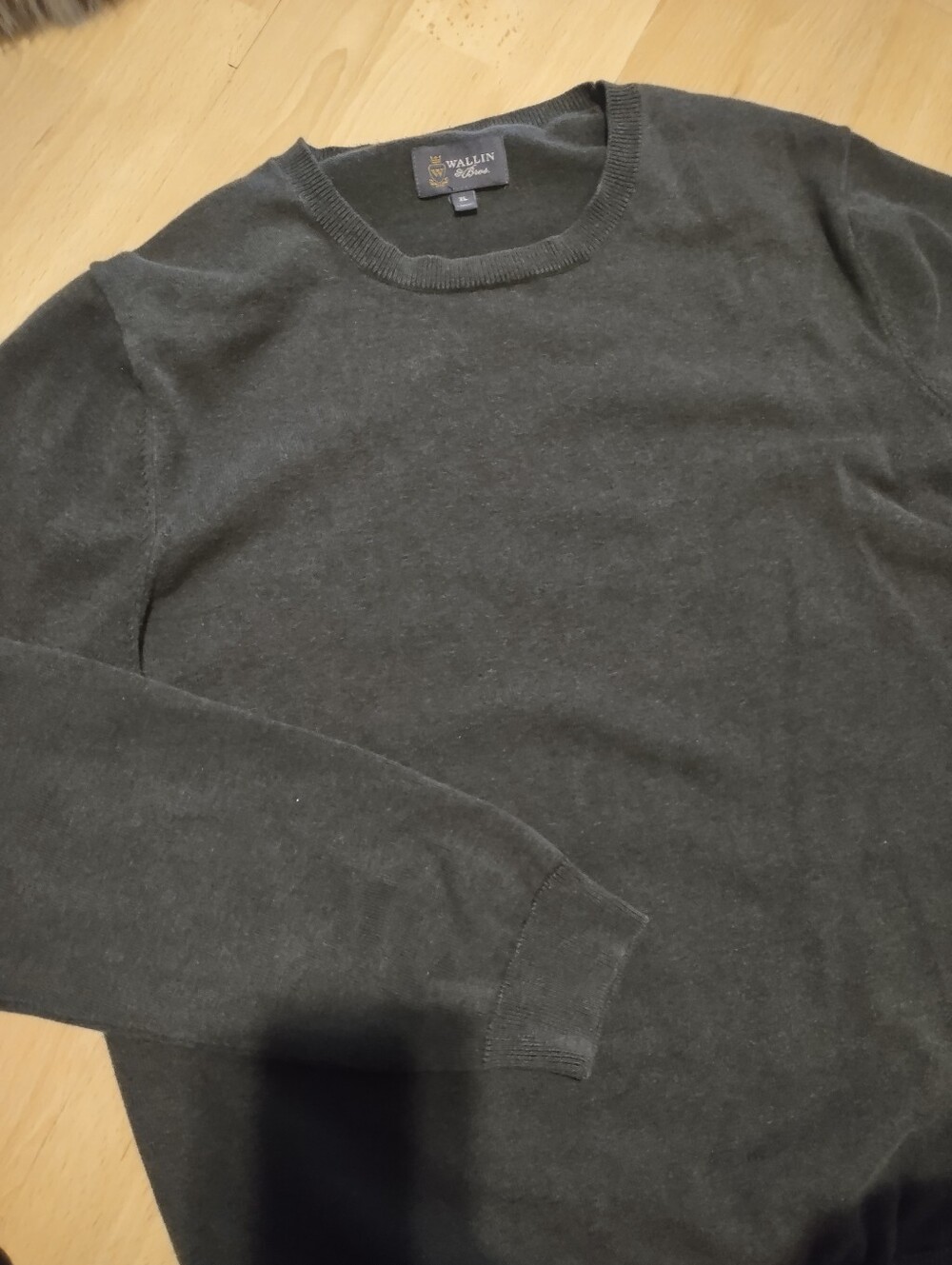Wallin & Bros Men’s Charcoal Crewneck Knit Sweater Cashmere